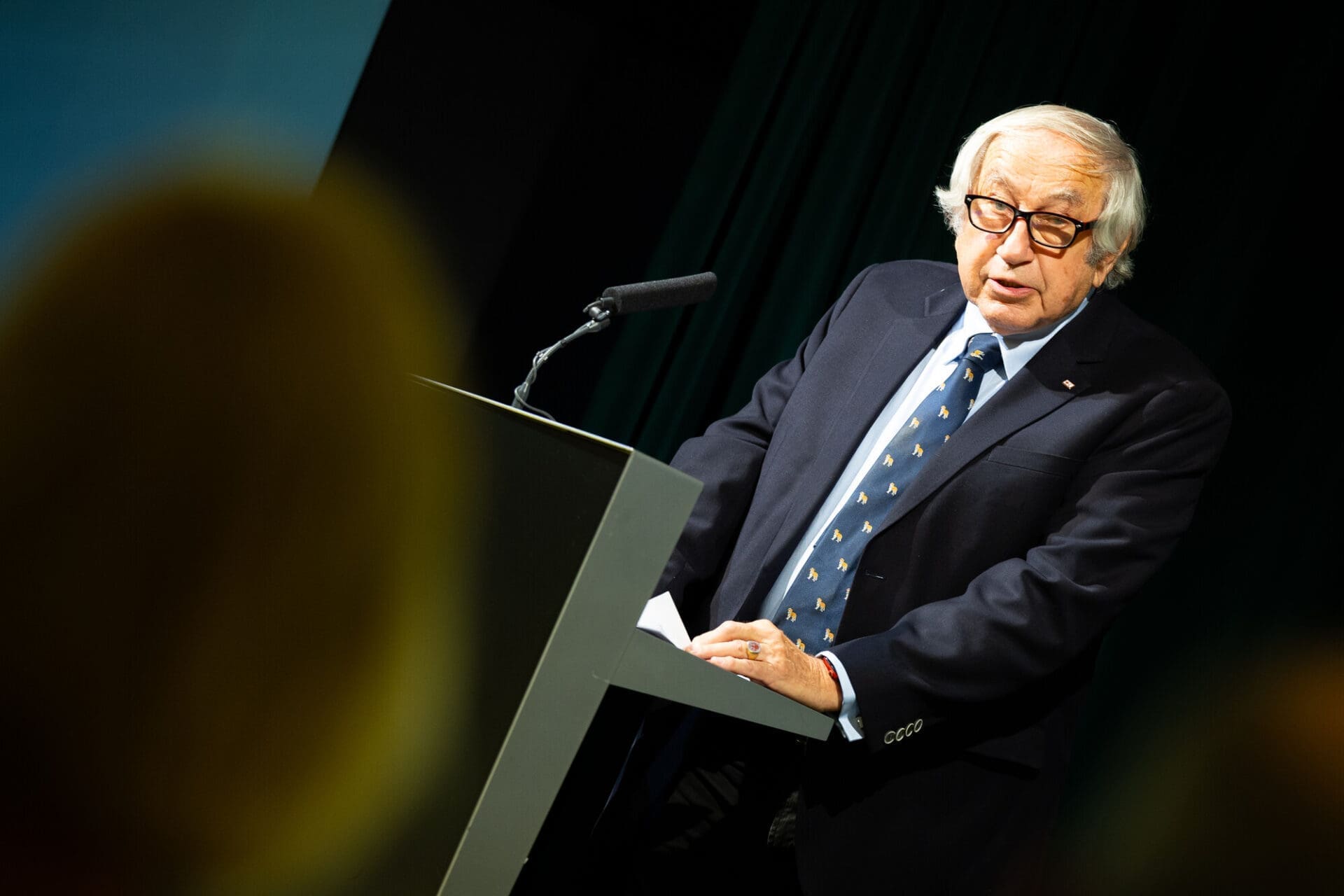 Treichlpreis 2025 Der Präsident des Roten Kreuzes hält eine Rede.
